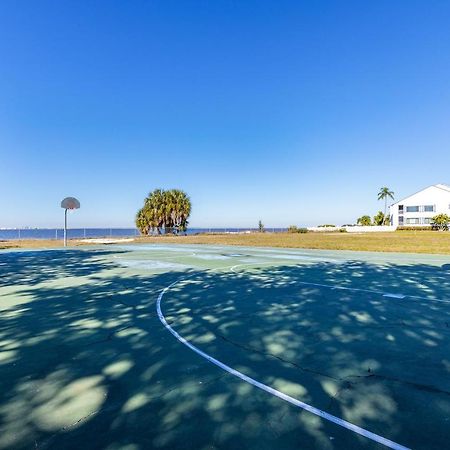 Come Stay Where The Dolphins Play! Ruskin Bagian luar foto