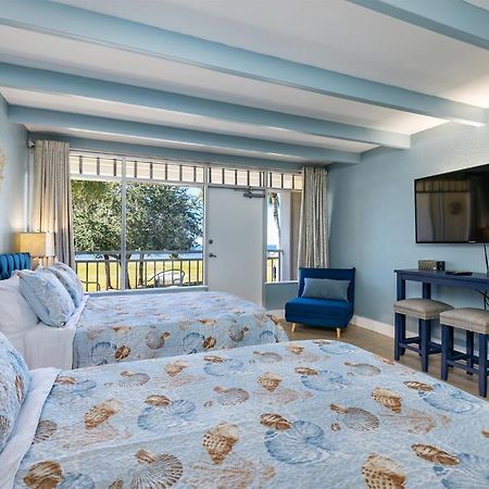 Come Stay Where The Dolphins Play! Ruskin Bagian luar foto