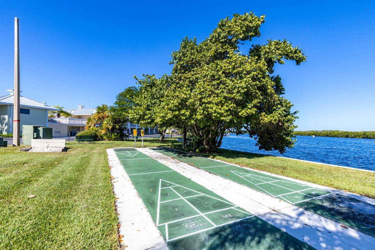 Come Stay Where The Dolphins Play! Ruskin Bagian luar foto