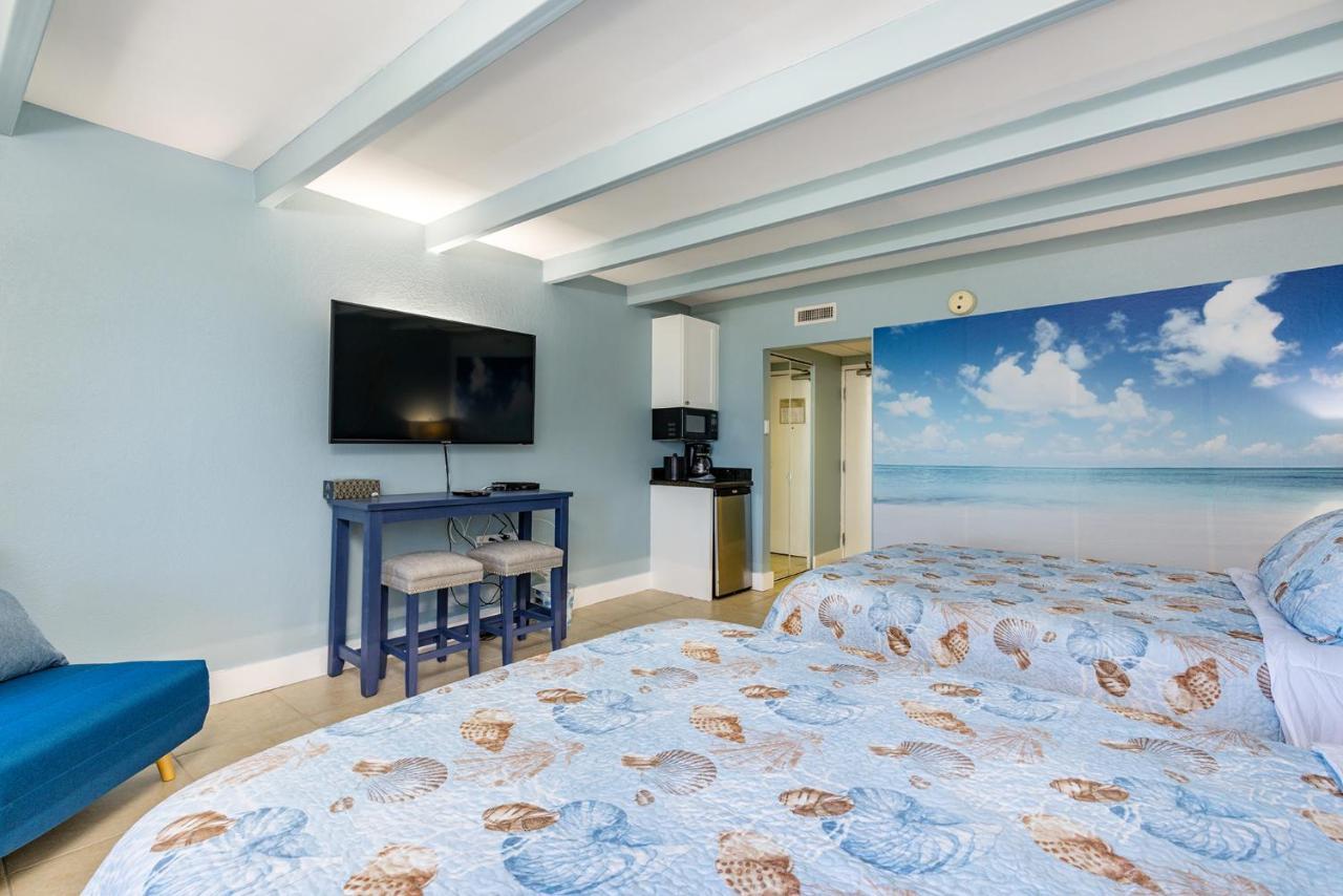 Come Stay Where The Dolphins Play! Ruskin Bagian luar foto