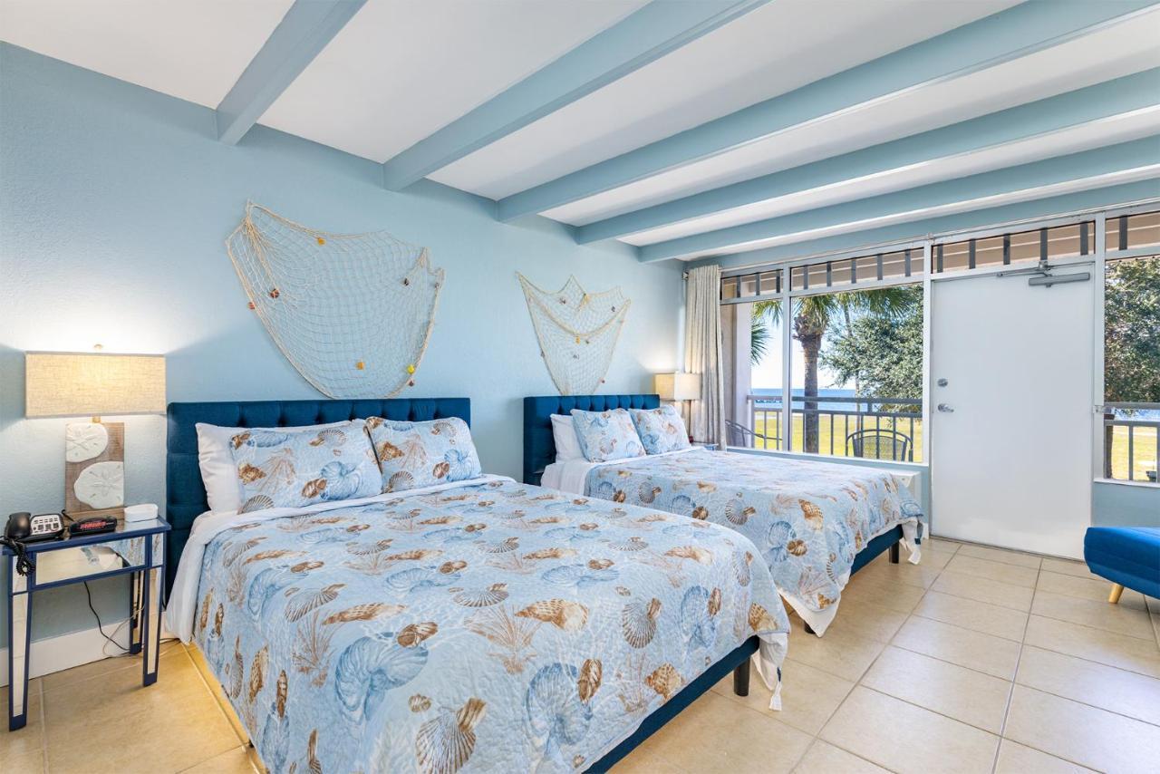 Come Stay Where The Dolphins Play! Ruskin Bagian luar foto