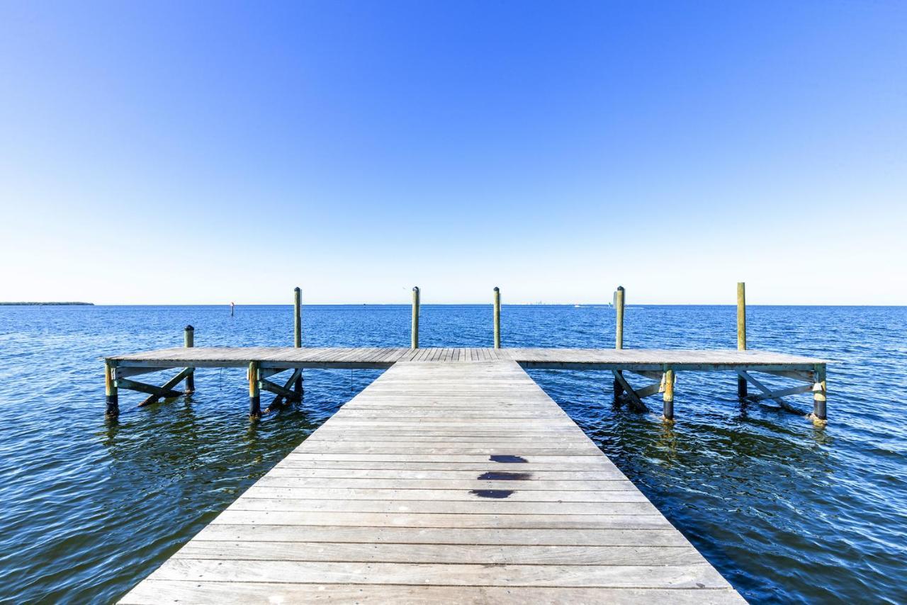 Come Stay Where The Dolphins Play! Ruskin Bagian luar foto
