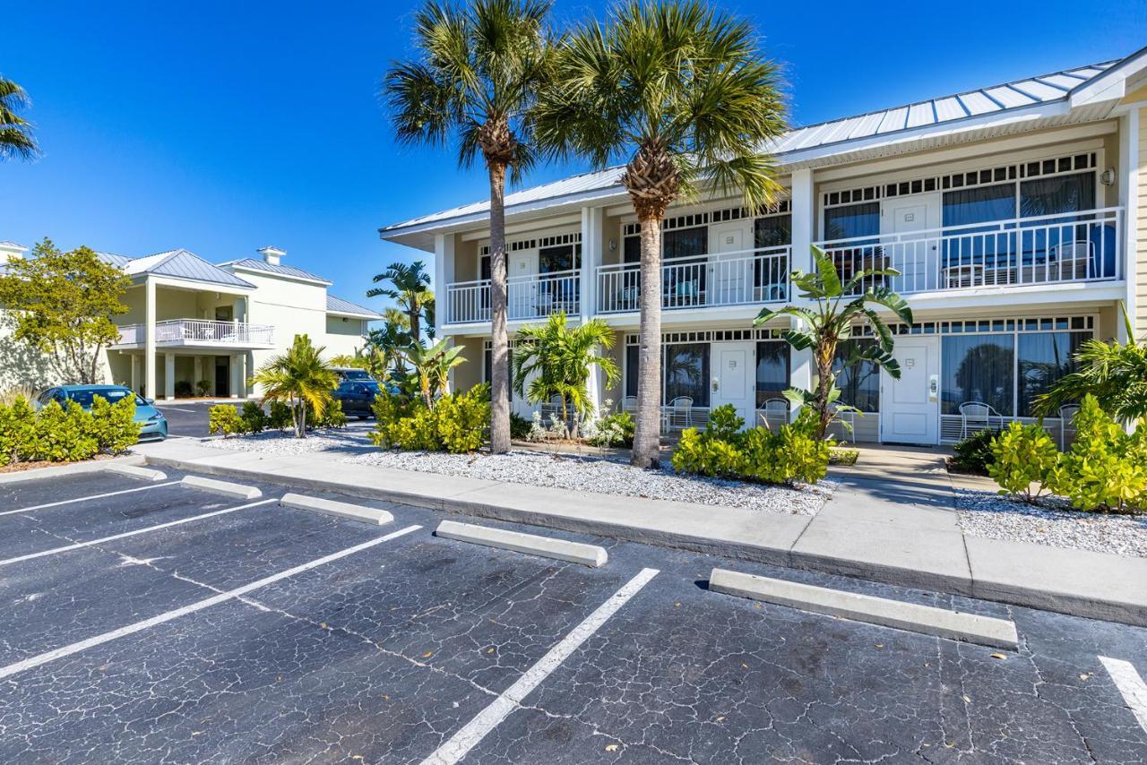 Come Stay Where The Dolphins Play! Ruskin Bagian luar foto