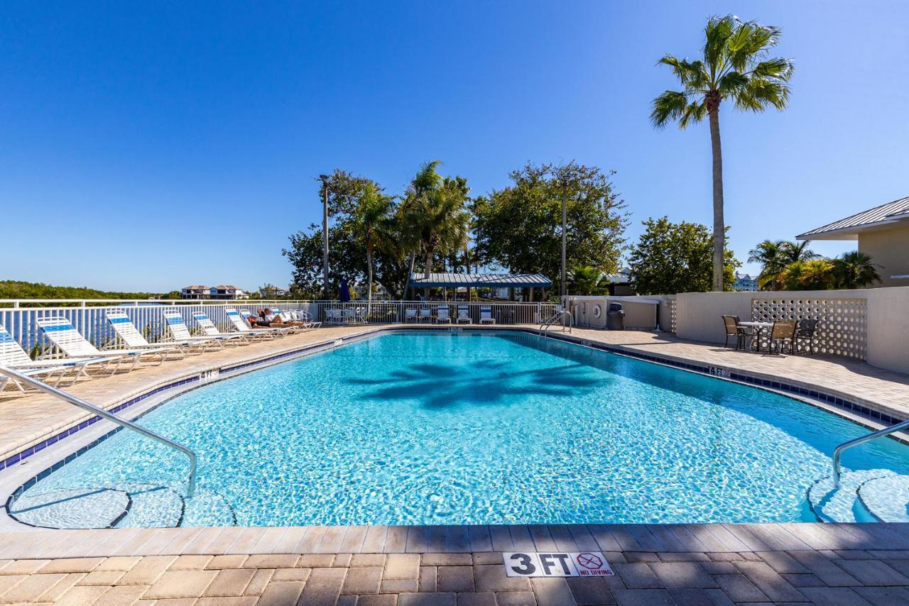 Come Stay Where The Dolphins Play! Ruskin Bagian luar foto