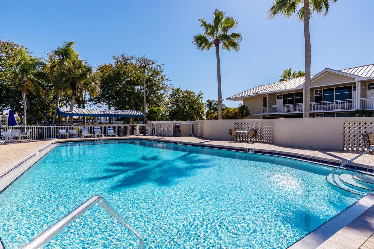 Come Stay Where The Dolphins Play! Ruskin Bagian luar foto